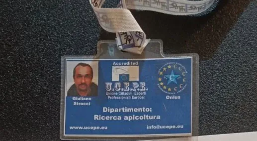 Il tesserino U.C.E.P.E. di Giuliano Stracci, dipartimento Ricerca apicoltura